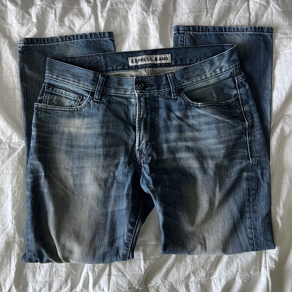 Lightly worn Express Medium Wash Kingston Classic Bootcut Men’s Jeans 32x30 - Picture 4 of 5